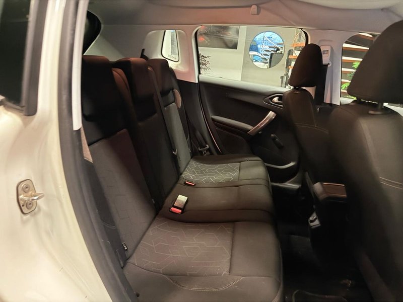 Peugeot 2008 1.2 VTI Active 2014, foto 17