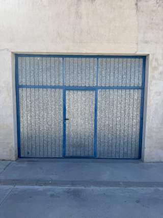 Puerta de garaje metálica