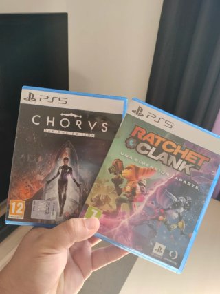 PS5 1TB con lector, 2 juegos y accesorios.