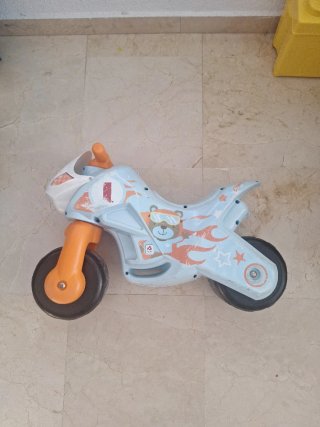Moto correpasillos infantil azul