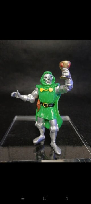 Figura Dr. Doom Cómics Spain