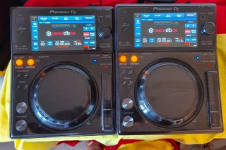 Pioneer XDJ-700 (Pareja) con Decksavers