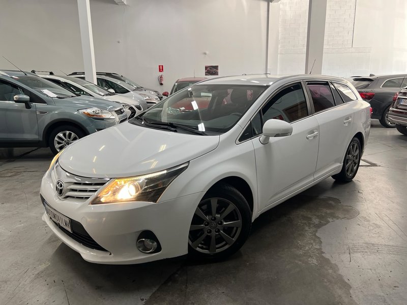 Toyota Avensis Cross Sport 2.2 D-4D Advance 150D 2012