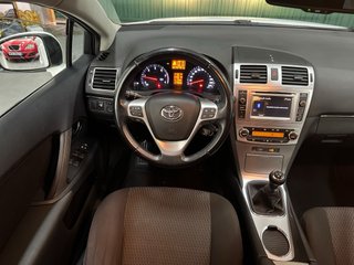 TOYOTA AVENSIS 2.2 ADVANCE CROSS