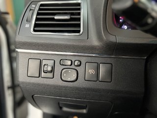 TOYOTA AVENSIS 2.2 ADVANCE CROSS