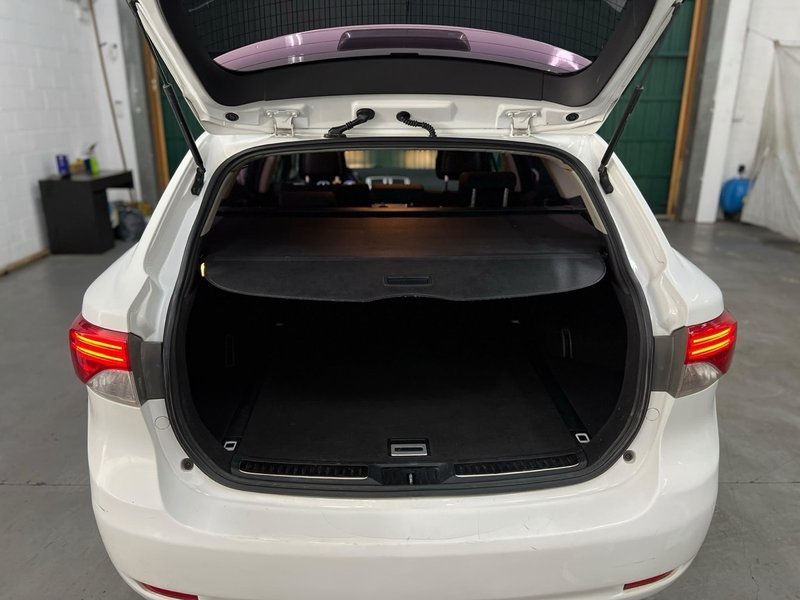 Toyota Avensis Cross Sport 2.2 D-4D Advance 150D 2012, foto 23
