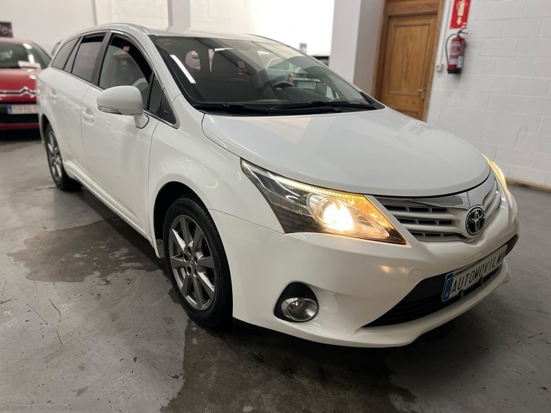 Toyota Avensis Cross Sport 2.2 D-4D Advance 150D 2012, foto 4