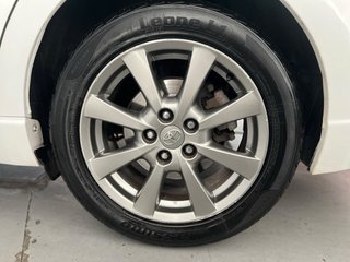TOYOTA AVENSIS 2.2 ADVANCE CROSS