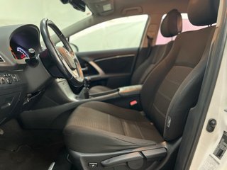 TOYOTA AVENSIS 2.2 ADVANCE CROSS