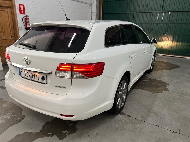 Toyota Avensis Cross Sport 2.2 D-4D Advance 150D 2012, foto 8