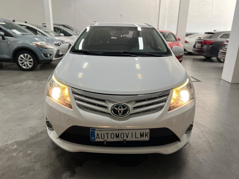 Toyota Avensis Cross Sport 2.2 D-4D Advance 150D 2012, foto 2
