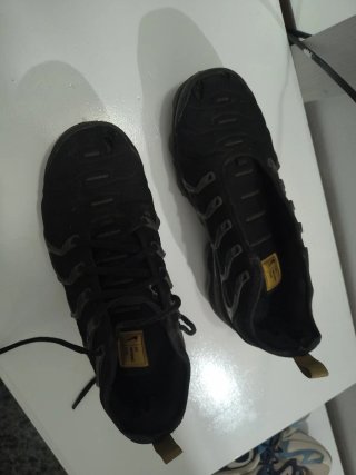 Nike vapormax gold black