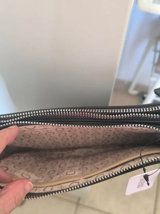 Bolso Guess Marrón y Gris