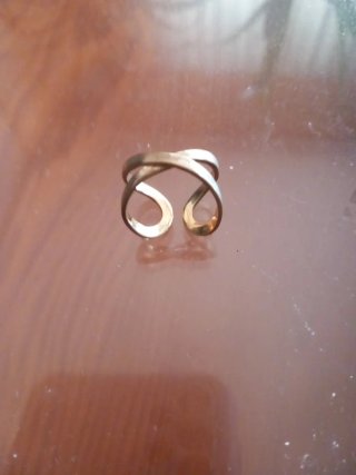 Anillo Dorado Diseño Cruzado