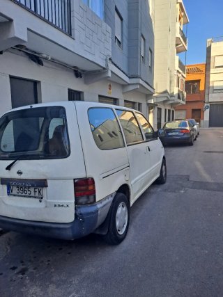 Nissan Serena 1999