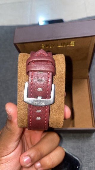 Reloj SKYLINE Hombre Esfera Roja y Bisel Plateado