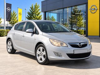 Opel Astra 2011