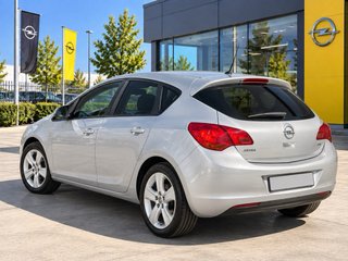 Opel Astra 2011