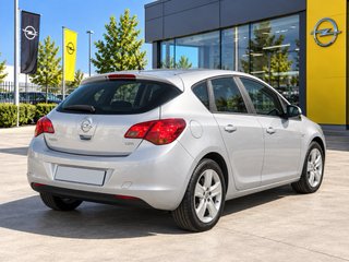 Opel Astra 2011