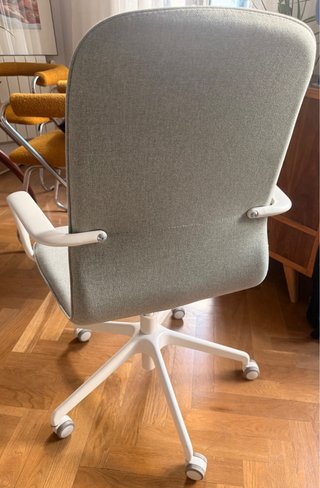 Silla de oficina Ikea gris y blanca