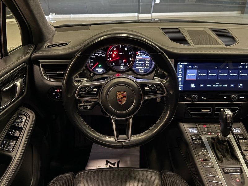 Porsche Macan Turbo 2017, foto 12