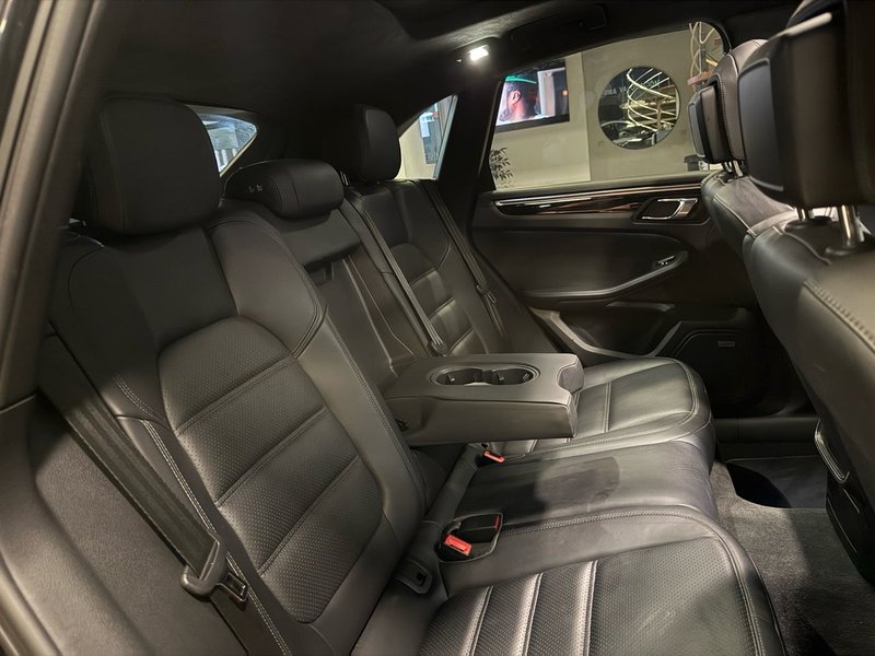 Porsche Macan Turbo 2017, foto 24