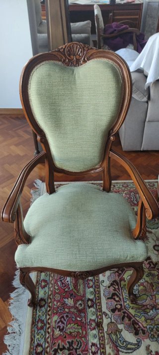 Conjunto de Comedor Clásico: Mesa y 8 Sillas
