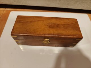 Catalejo náutico de latón con caja