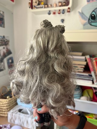 Muñeca Rainbow High Gris