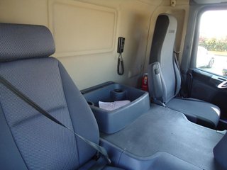 Scania P 360-CAMIONES LONAS / TAUTLINER