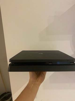 PS4 Slim 500GB + 2 Mandos + Juegos
