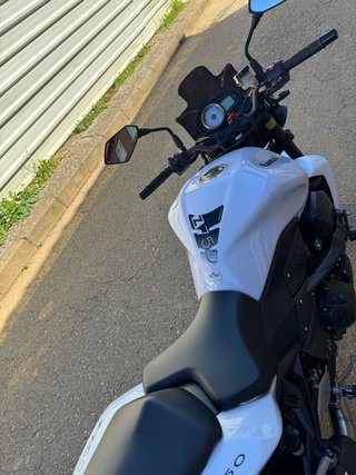 Kawasaki Z750 Blanca