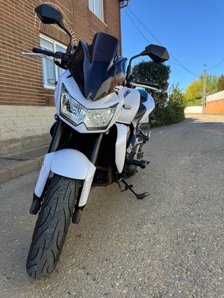Kawasaki Z750 Blanca
