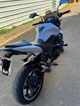 Kawasaki Z750 Blanca