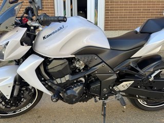 Kawasaki Z750 Blanca