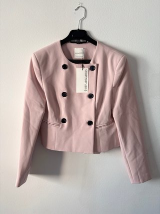 Americana corta Stradivarius rosa