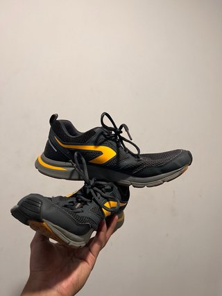 Zapatillas Kiprun Gris y Amarillo