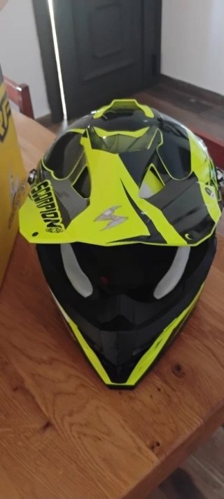 Casco Moto Motocross Scorpion Amarillo. Talla S.