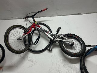 Bicicleta Monty Camel Trial