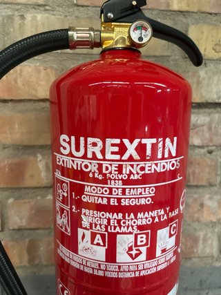Extintor de Polvo ABC 6kg Surextin