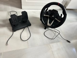 Volante y Pedales RWA Hori PS4/PS3/PC