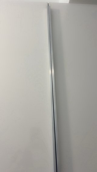 Armario 2 puertas Ikea blanco y plata