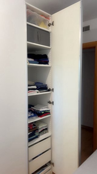 Armario 2 puertas Ikea blanco y plata