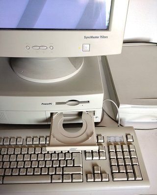 Apple Power Macintosh G3, Monitor y Escáner