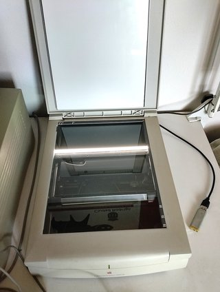 Apple Power Macintosh G3, Monitor y Escáner