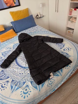 Abrigo plumífero negro T. S/36 con etiqueta