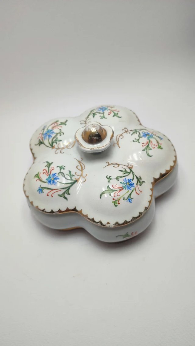 Caja/joyero de porcelana antigüa