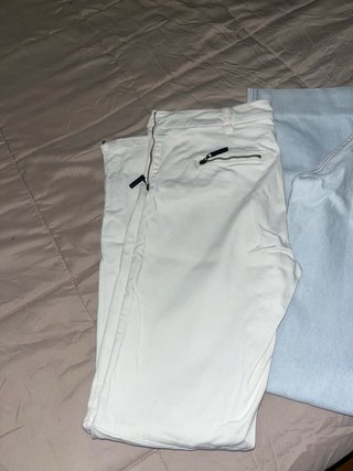 Lote 2 pantalones  Levis y Pedro del hierro