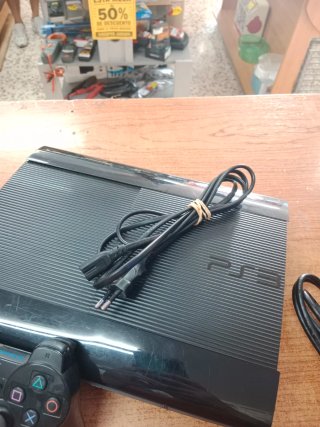 CONSOLA SONY PS3 S SLIM 12GB CON MANDO Y CABLES