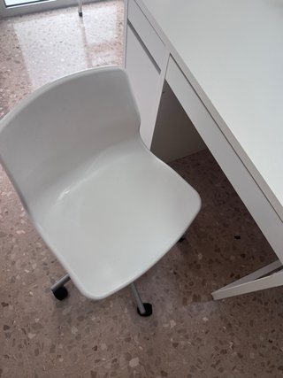 Mesa Escritorio Mikie con Silla